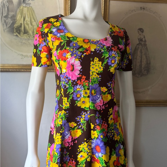 1970s Floral Maxi Dress - Picture 2 of 3